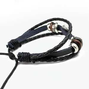 Fonott, dizájnbőr uniszex állítható fekete cicás karkötő, feliratozható