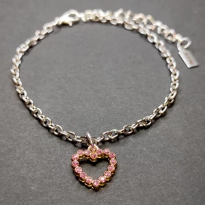 Kép 2/2 - pink-kristály-szív-charmos-karkötő