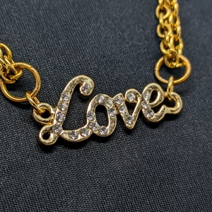 Kép 2/2 - arany-színű-love-medál