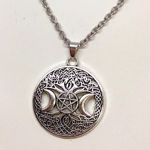 Kép 3/3 - wicca-hold-istennő-pentagram-medál-nyaklánccal