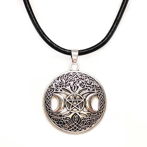 Kép 1/3 - wicca-hold-istennő-pentagram-medál-nyaklánccal