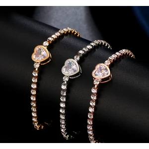 Kép 3/4 - Kristályokkal kirakott karkötő szív dísszel, rose gold színű - állítható méret