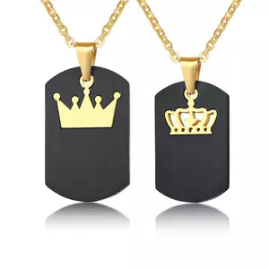 Nemesacél Queen - King páros korona motívumos nyaklánc, fekete-arany, ajándékdobozzal