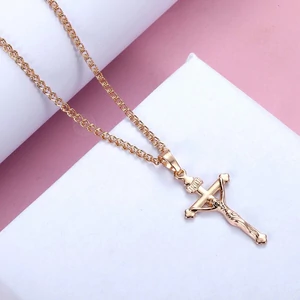 Kép 2/2 - Gyönyörű aranyozott rose gold Jézus medál nyaklánccal