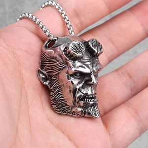 Kép 2/6 - hellboy-jellegu-medal-nyaklanccal-nemesacel