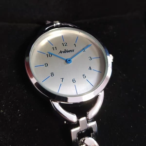 Kép 4/4 - ARABIANS acélszíjas elegáns női karóra, (33 MM) - saját márkás igényes dobozban