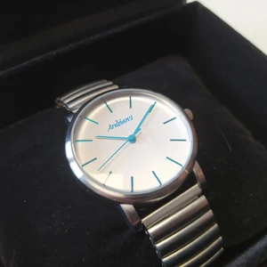 Kép 4/4 - ARABIANS acélszíjas elegáns férfi karóra, (36 MM) - igényes dobozban