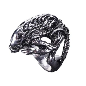 Kép 1/3 - Alien jellegű gyűrű, antik ezüst hatású