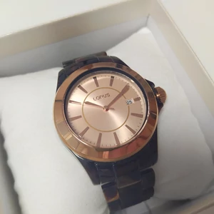 Kép 2/3 - LORUS eredeti, extravagáns, luxus uniszex karóra (36 MM) dobozzal