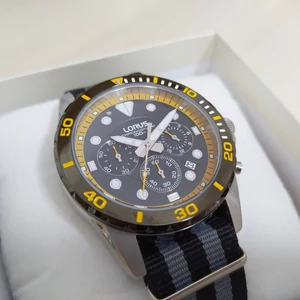 Kép 2/4 - LORUS eredeti, extravagáns, luxus szövetszíjas, vízálló férfi chronograph karóra (43 MM) dobozzal (10 ATM)