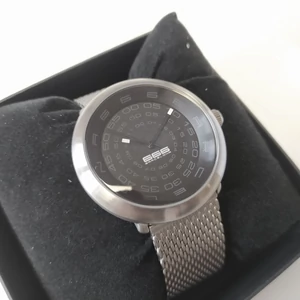 Kép 2/3 - Eredeti Barcelona vízálló, ultratrendi, minimalista üzleties férfi karóra (43 mm).