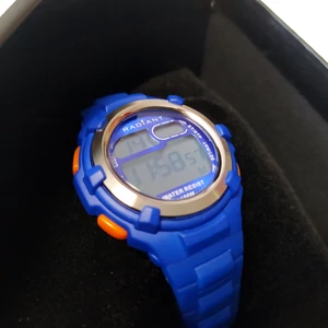Kép 2/7 - Radiant-digitális-vízálló-női-óra-dobozzal