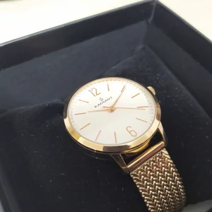 Kép 3/4 - Elegáns prémium rose gold szíjas Radiant női karóra, dobozzal (34 mm)