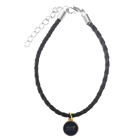 bff-fekete-medalos-karkoto