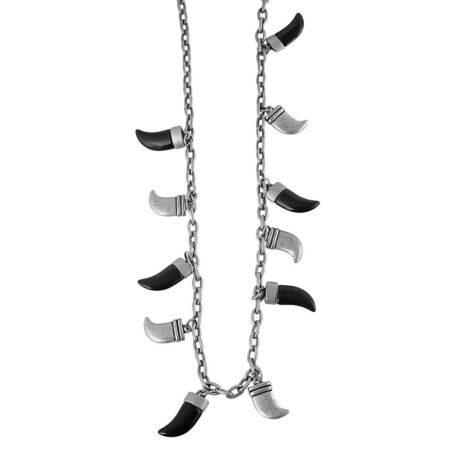 Ezüst-fekete uniszex, hosszú nyaklánc farkasfogas motívummal, 70 cm