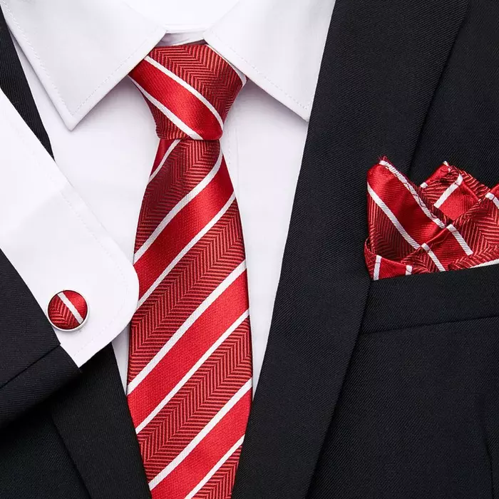 Pirosas bordó csíkos selyem nyakkendő mandzsettagombbal és díszzsebkendővel